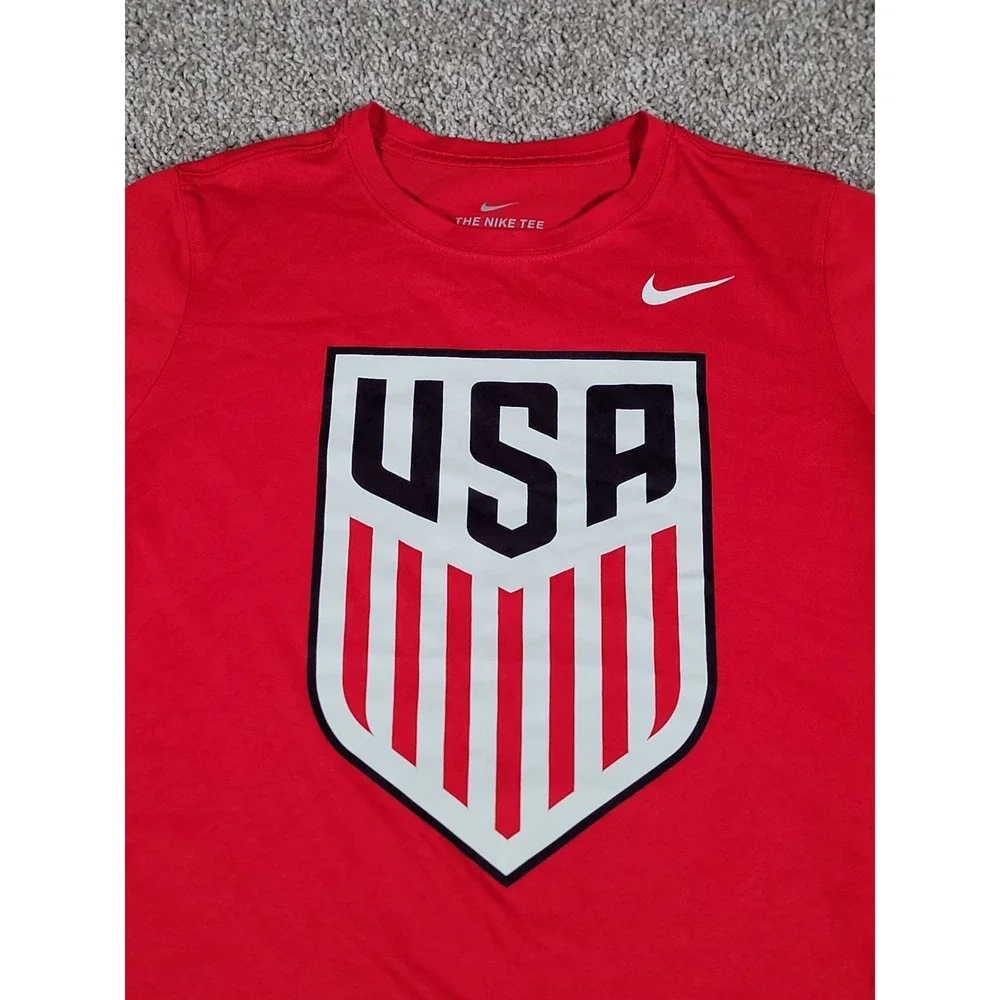 Nike T Shirt Boys XL Red USA Soccer Shield Logo Short Sleeve Tee Performance Fit